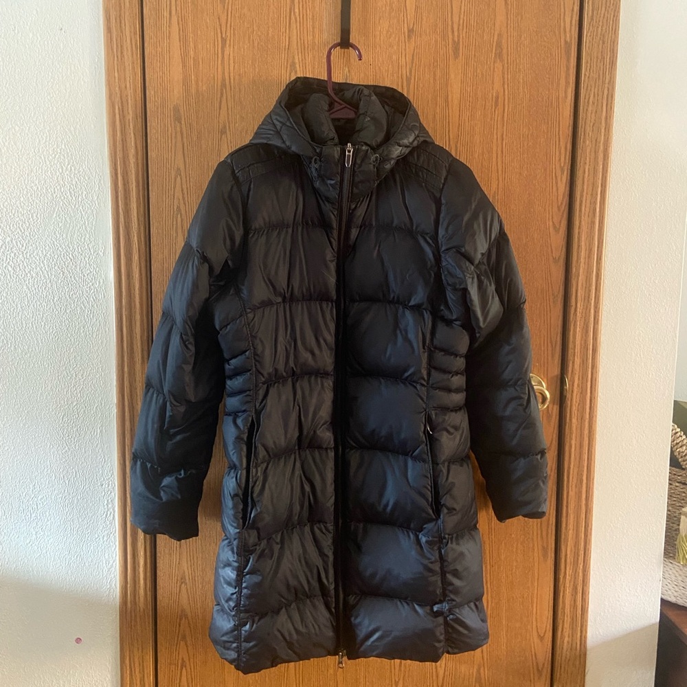 Mountain Hardwear Women's Black Hooded Puffer Coat